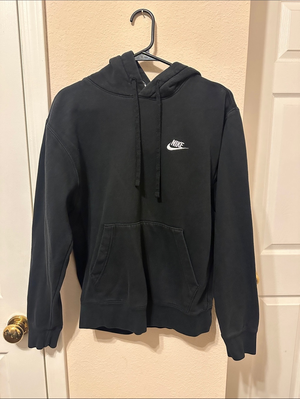Nike Men's Black Pullover Hoodie with Small White Logo
